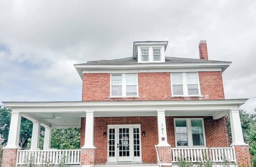 Sea Cottage Addition House | Historic Downtown Family Home - Wraparound Porch, Steps to Bay