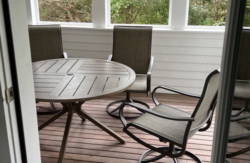 East Chop House | Historic House w/amazing rooftop deck. Dog-friendly and perfect for big groups!