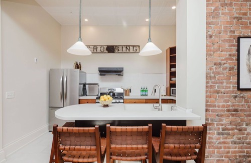 New Bedford Apartment | Historic New Bedford Henry’s on William! 4 Bedroom