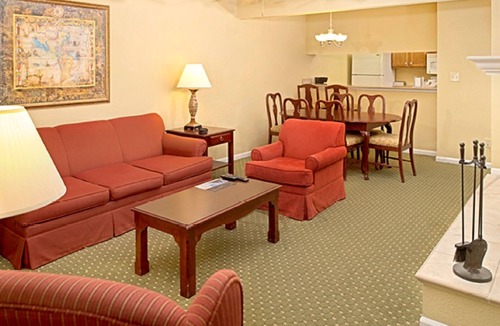 Berkeley Resort | Historic Powhatan Resort- 4 bedrooms, sleeps 12!