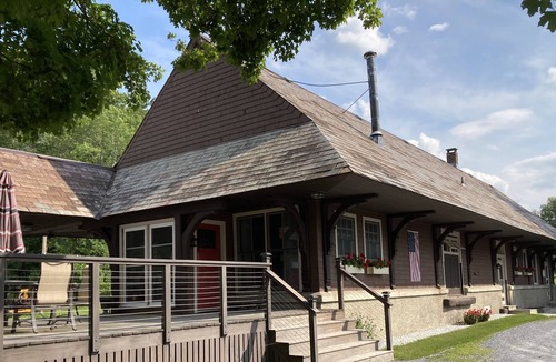 Arlington House | Historic railway station from 1913 full of history, views and modern amentities!