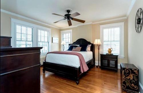 Historic District House | Historic Row Home 1 Block from Gate 1 at USNA