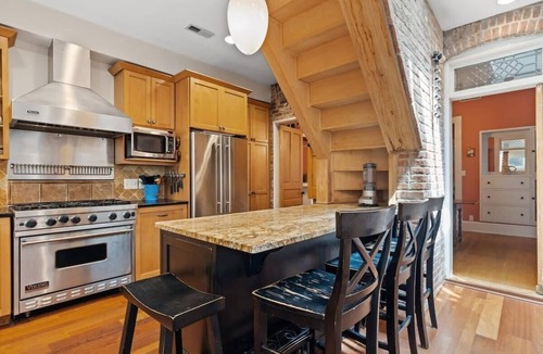 Stanton Park House | Historic Solar-Powered Townhouse, Walk to