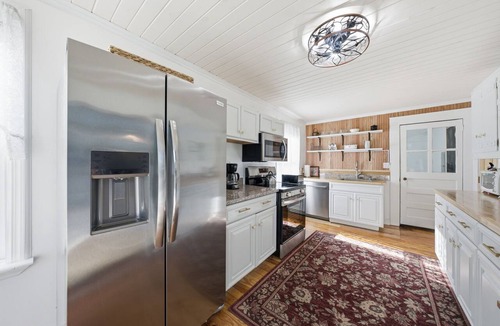 Chester House | Historic Sugar Loaf Farmhouse | 5BR | Sleeps 9
