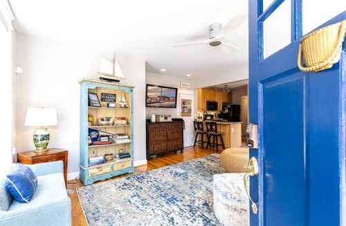 Historic District Apartment | Historic Suite 2 Blocks from Main St with On-Site Parking & Dog-Friendly