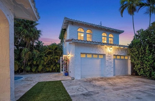 Buena Vista House | Historic Tropical Pool House Near Design District