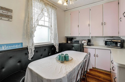 Downtown Niagara Falls House | Historic Victorian Cottage, 1 Mi to Niagara Falls
