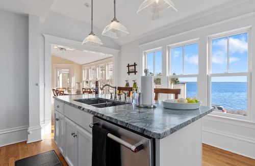 Commercial Street House | Historic West End Condo3/3, Commercial St & Ocean Front Access Next To Boat Slip