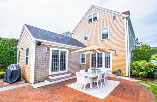 Naushop House | Hog Heaven-Quintessential ACK in Naushop w/Pool & Tennis ~ Near Beaches & Town
