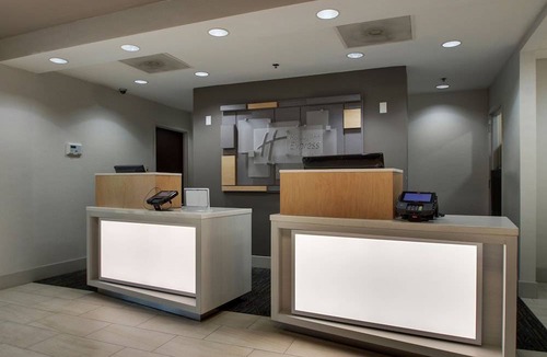 Middleborough Hotel | Holiday Inn Express Hotel & Suites Middleboro Raynham, an IHG Hotel