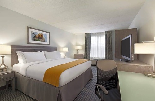 Lightfoot Hotel | Holiday Inn Express Williamsburg North, an IHG Hotel