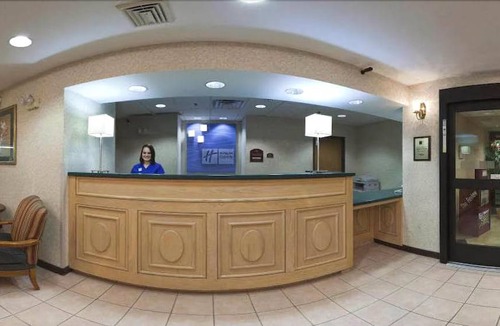 Alliance Hotel | Holiday Inn Express & Suites Alliance, an IHG Hotel