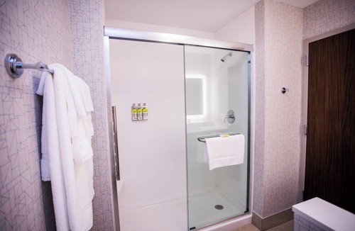 Rehoboth Beach Hotel | Holiday Inn Express & Suites Rehoboth Beach by IHG
