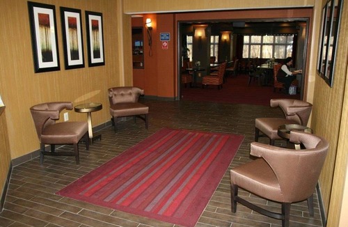 Vineland Hotel | Holiday Inn Express Hotel & Suites Vineland Millville, an IHG Hotel