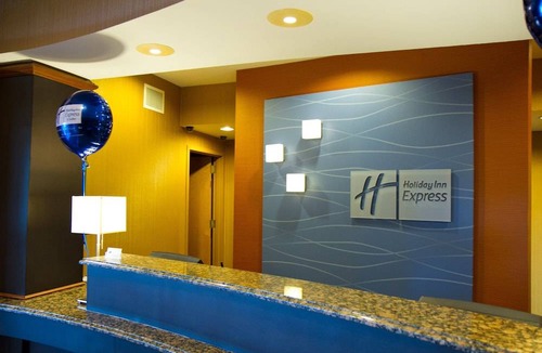 Vineland Hotel | Holiday Inn Express Hotel & Suites Vineland Millville, an IHG Hotel