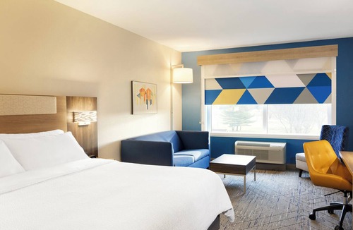 Fredericksburg Hotel | Holiday Inn Express Fredericksburg Southpoint by IHG