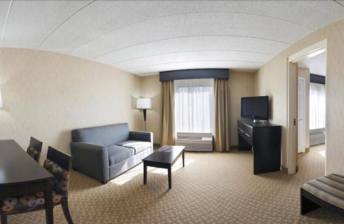 Dover Hotel | Holiday Inn Express Hotel & Suites Dover, an IHG Hotel