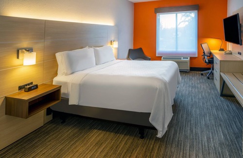 Delmar Hotel | Holiday Inn Express Hotel & Suites Salisbury - Delmar by IHG