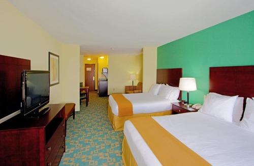 Thornburg Hotel | Holiday Inn Express Hotel & Suites Thornburg-S. Fredericksburg by IHG