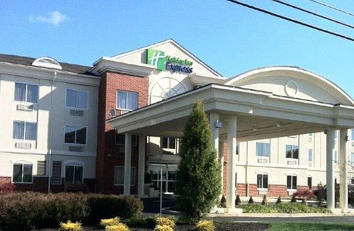 Vineland Hotel | Holiday Inn Express Hotel & Suites Vineland Millville, an IHG Hotel