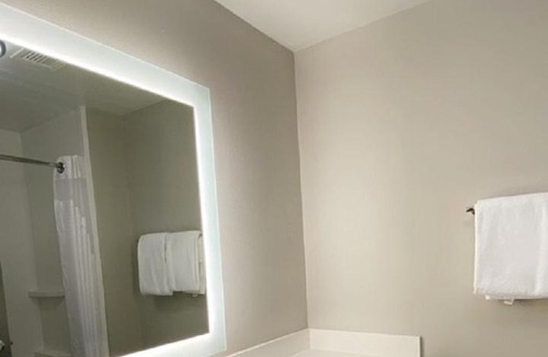 Stafford Hotel | Holiday Inn Express Quantico - Stafford by IHG