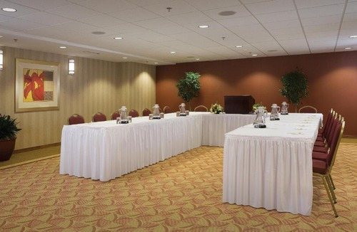 Ruckersville Hotel | Holiday Inn Express & Suites Charlottesville - Ruckersville by IHG