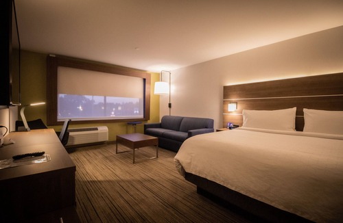 Randolph Hotel | Holiday Inn Express & Suites Boston South - Randolph by IHG