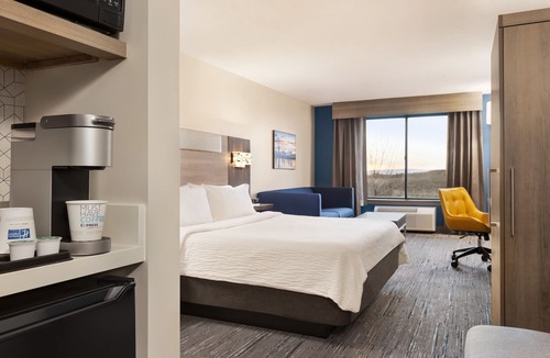 Rensselaer Hotel | Holiday Inn Express & Suites East Greenbush (Albany-Skyline) by IHG