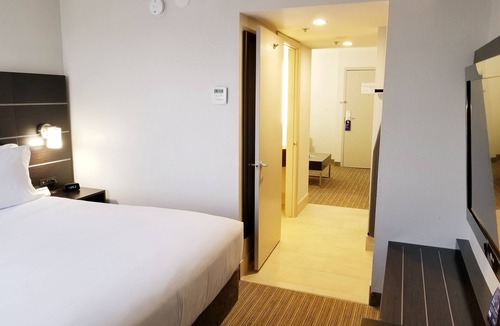 Hialeah Hotel | Holiday Inn Express & Suites Miami - Hialeah by IHG