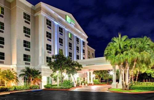 Three Lakes Hotel | Holiday Inn Express & Suites Miami Kendall by IHG