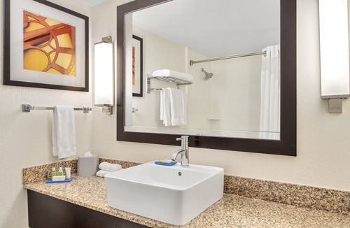 Harbordale Hotel | Holiday Inn Express Ft. Lauderdale Cruise-Airport by IHG