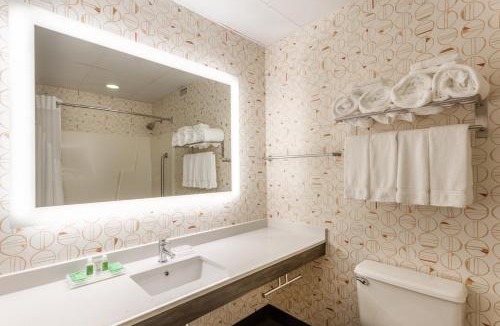 Swedesboro Hotel | Holiday Inn Philadelphia South-Swedesboro by IHG