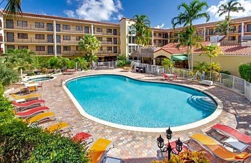 Boca Raton Hotel | Holiday Inn & Suites Boca Raton - North