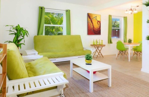 South Middle River Apartment | Holidays Sale | 20-40% discounts| Pool available| Beach 7min| Downtown 6min