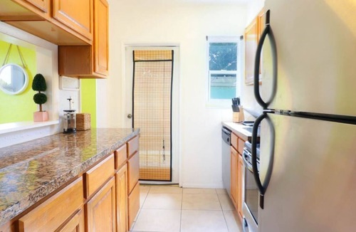 South Middle River Apartment | Holidays Sale | 20-40% discounts| Pool available| Beach 7min| Downtown 6min