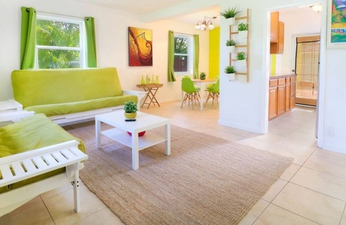 South Middle River Apartment | Holidays Sale | 20-40% discounts | Pool available| Beach 7min