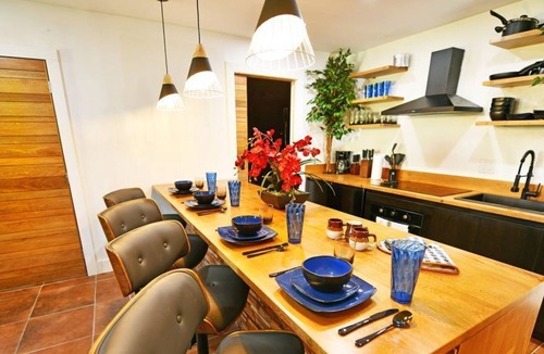Coral Heights Apartment | Holidays Sale | 20-40% discounts | Pool available | Beach 4min | Foosball