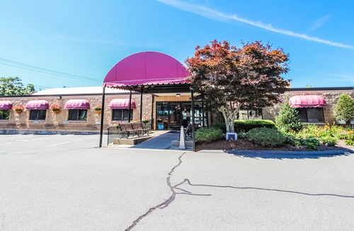West Yarmouth Apartment | Holly Tree Resort