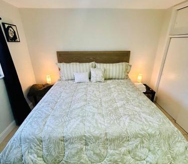 North Central Hollywood Apartment | Hollywood 1BR Apartment Self Check-In & Free Parking 108