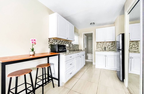 Hollywood Lakes Hotel | Hollywood Beach Hotels