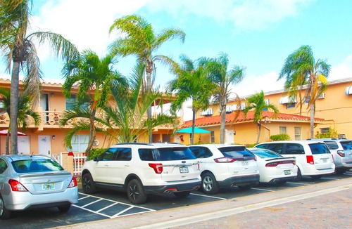 Hollywood Apartment | Hollywood Beach Swan