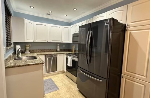 Hollywood House | Hollywood Family Home 4/2 with pool near Hard Rock Stadium & Guitar Hotel