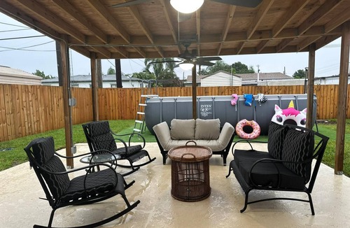 Hollywood House | Hollywood Family Home 4/2 with pool near Hard Rock Stadium & Guitar Hotel