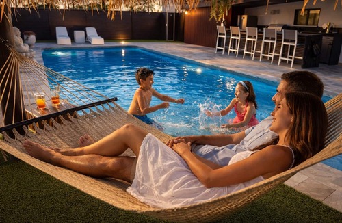 Pembroke Pines House | Hollywood- Private Pool Tiki hut. Modern place - 6 sleeps