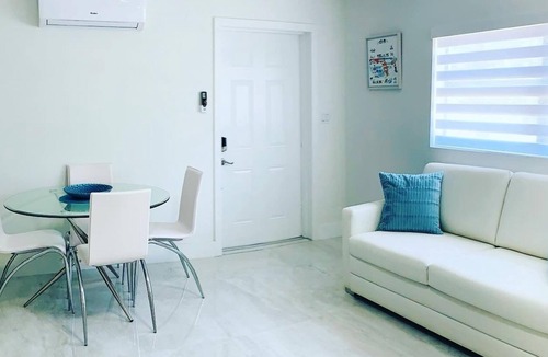 Highland Garden House | Hollywood Private Apartment Close to the Beach and Downtown