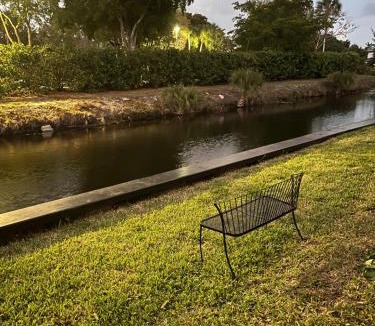 Lauderhill Bed & Breakfast | Home Away From Home Bed and Breakfast