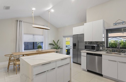 Dania Beach House | Home Near Hollywood Beach/Backyard Oasis w/Heated Pool