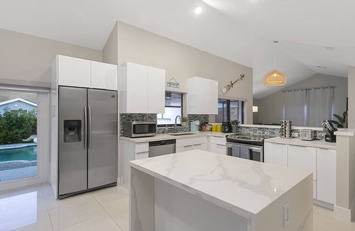 Dania Beach House | Home Near Hollywood Beach/Backyard Oasis w/Heated Pool