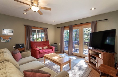 Whitefish House | Home on 16 acres w/easy trail access, hot tub & fire pits - Stillwater Mountain Lodge