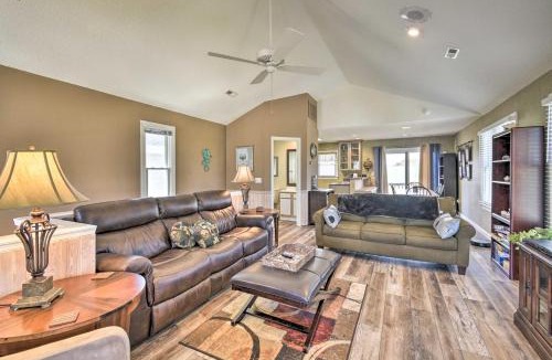 Corolla Light House | Home w/Deck in Corolla Light: Walk to Beach!